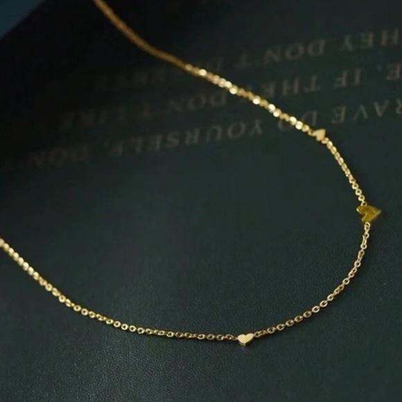 Gold plated stainless steel dainty heart necklace - Picture 2 of 4